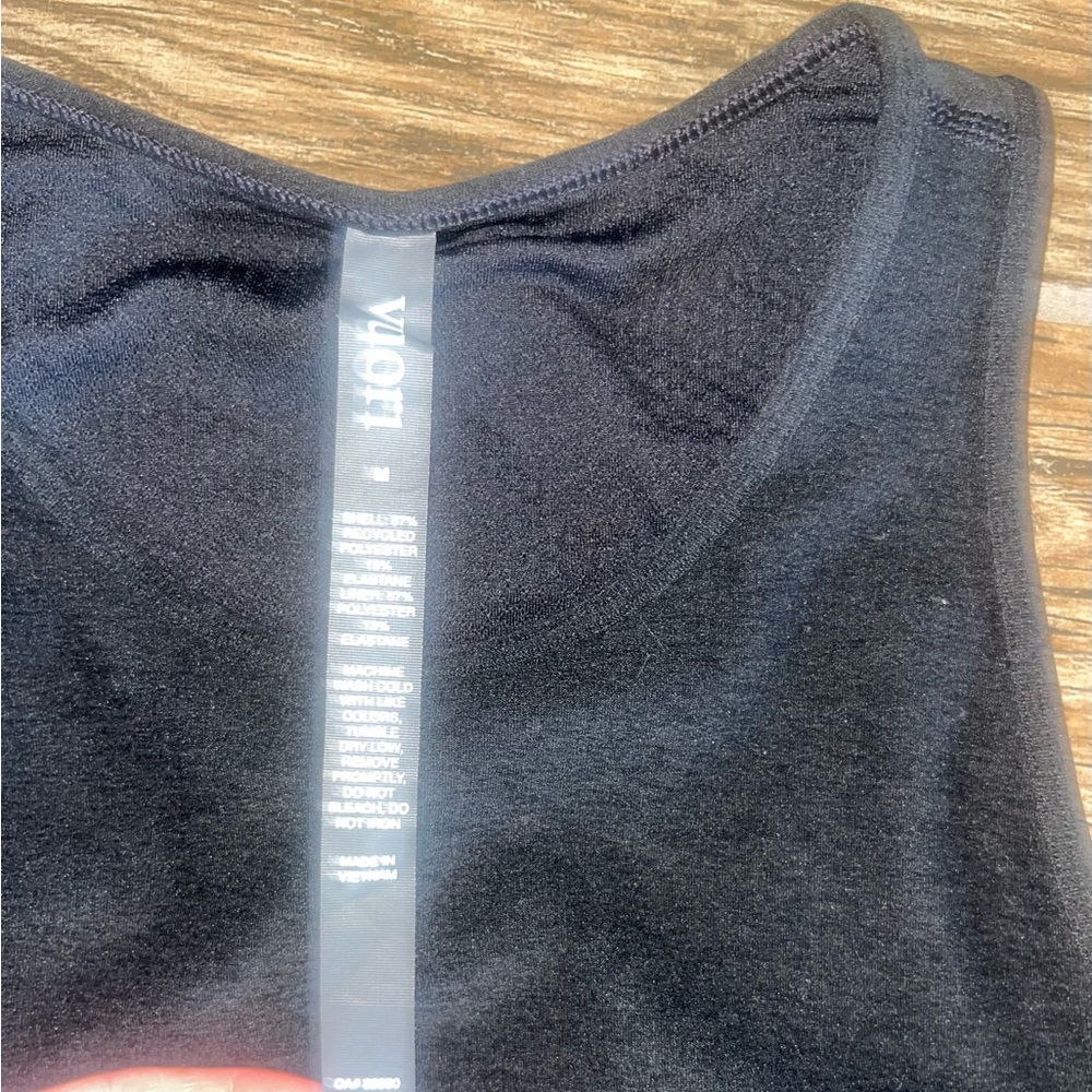 Vuori Women’s elevation plyo tank - Picture 3 of 4